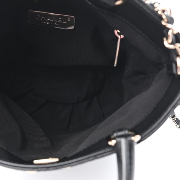 Authentic Chanel Cross body bucket Bag - Picture 9 of 14